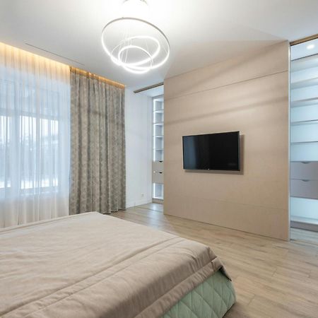 Plazzo Prime Plaza At Delhi Airport Bed & Breakfast New Delhi Exterior photo