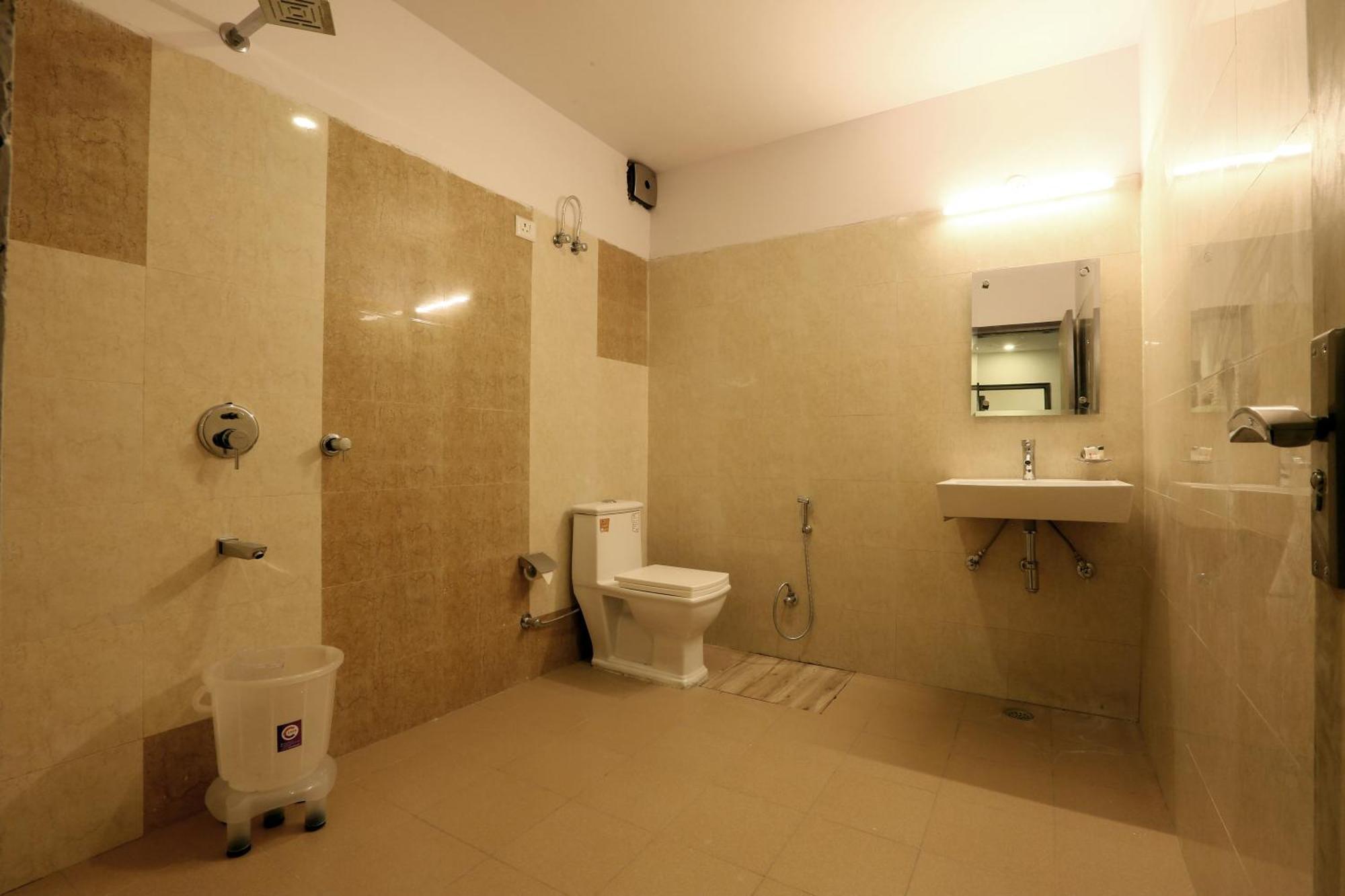 Plazzo Prime Plaza At Delhi Airport Bed & Breakfast New Delhi Exterior photo