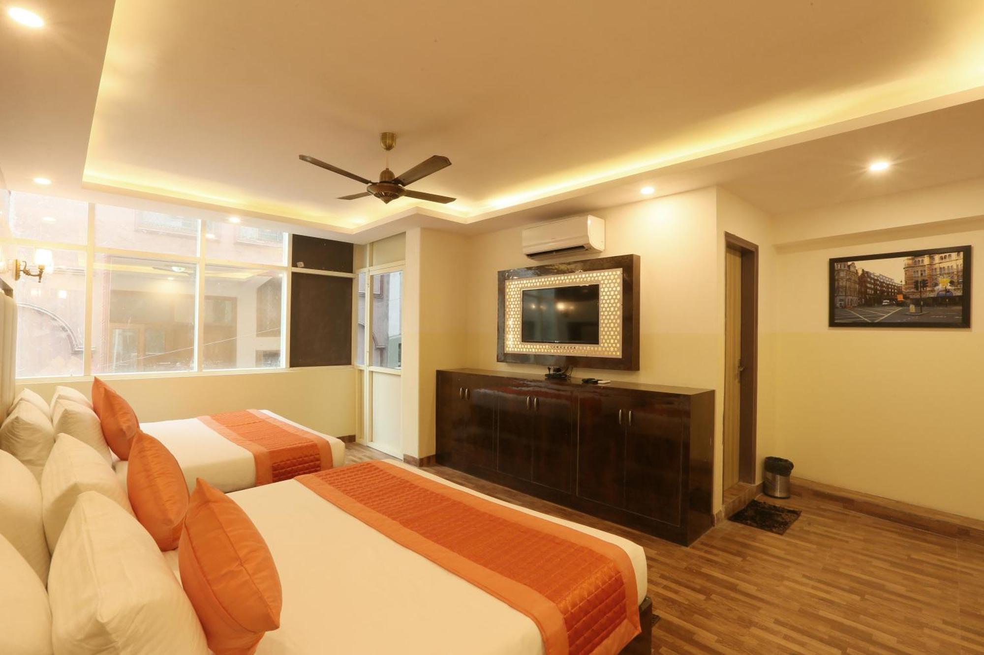 Plazzo Prime Plaza At Delhi Airport Bed & Breakfast New Delhi Exterior photo