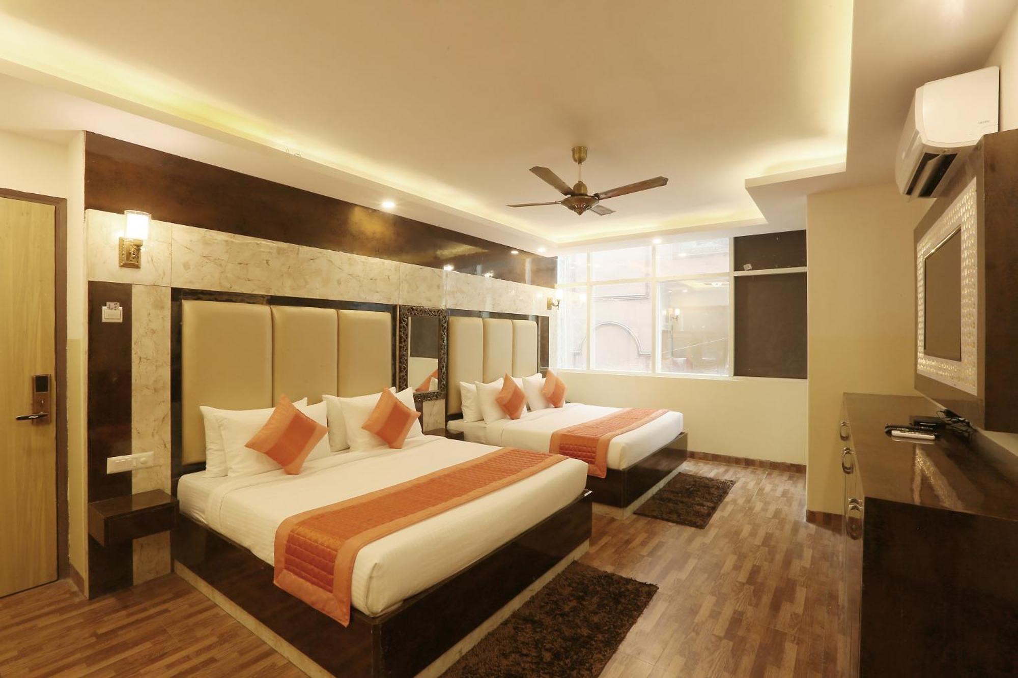 Plazzo Prime Plaza At Delhi Airport Bed & Breakfast New Delhi Exterior photo
